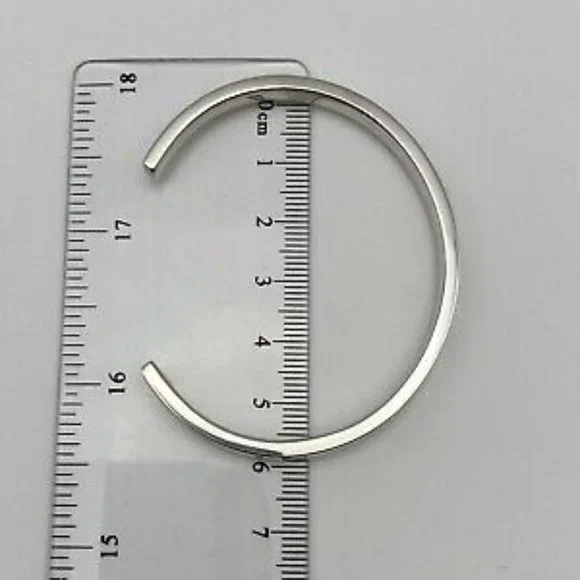 🌟🌸2xHOST PICK 🌟🌸 NWOT Authentic Tiffany & Co 925 Silver Narrow Cuff Bracelet - Picture 6 of 9